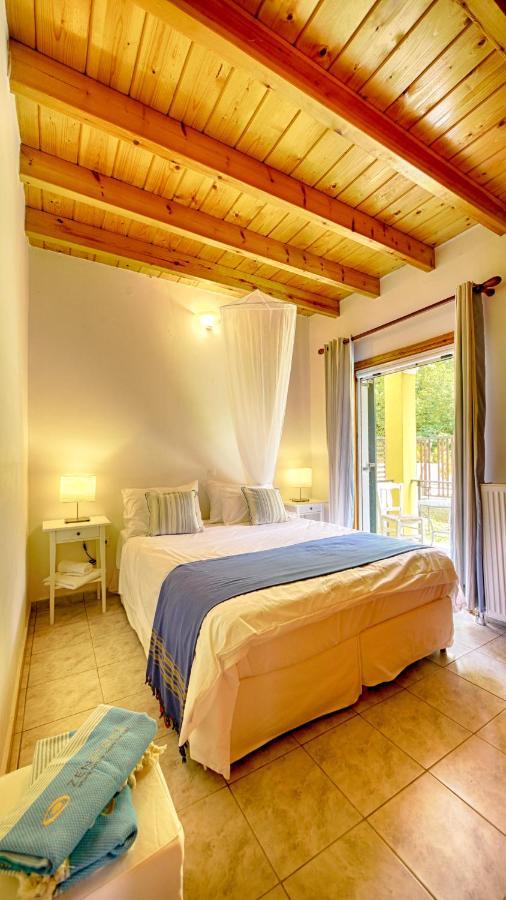 Zen Stone House Villa อายีโอส เยออร์ยิโอส ปากอน ภายนอก รูปภาพ